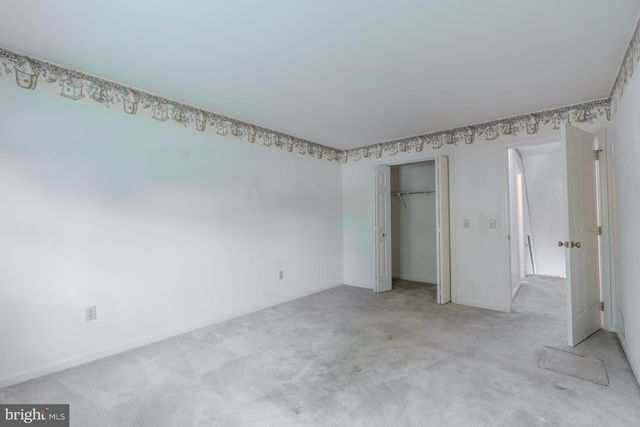 305 STONEGATE RD, York, PA 17408
