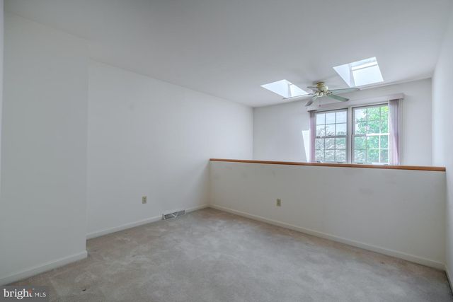 305 STONEGATE RD, York, PA 17408