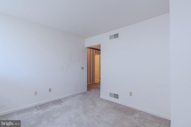 305 STONEGATE RD, York, PA 17408