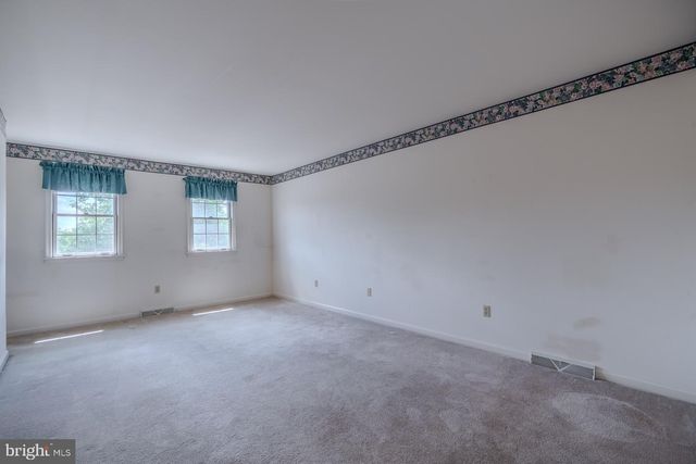 305 STONEGATE RD, York, PA 17408