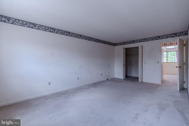 305 STONEGATE RD, York, PA 17408