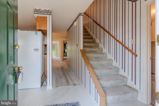 305 STONEGATE RD, York, PA 17408
