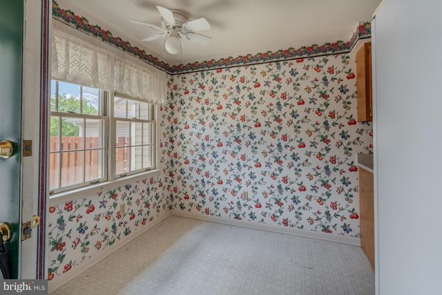 305 STONEGATE RD, York, PA 17408
