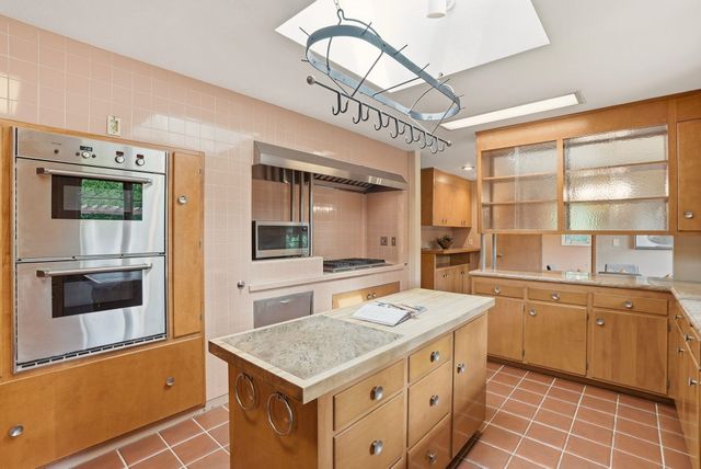 2417 S Helena Ct, Spokane, WA 99203