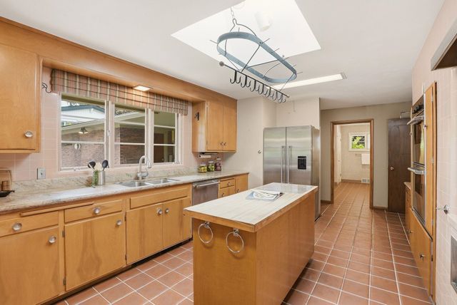 2417 S Helena Ct, Spokane, WA 99203