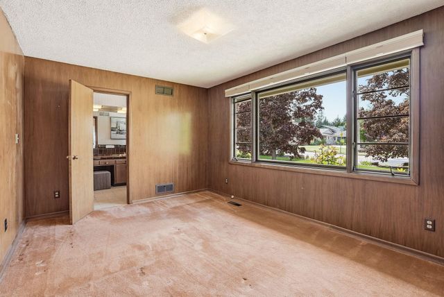 2417 S Helena Ct, Spokane, WA 99203