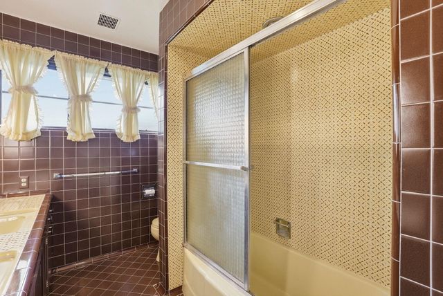 2417 S Helena Ct, Spokane, WA 99203