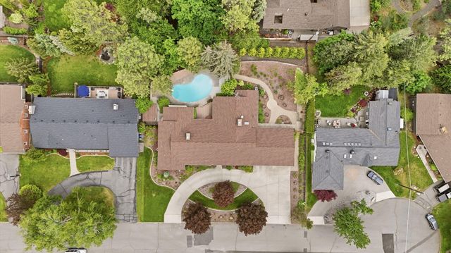2417 S Helena Ct, Spokane, WA 99203
