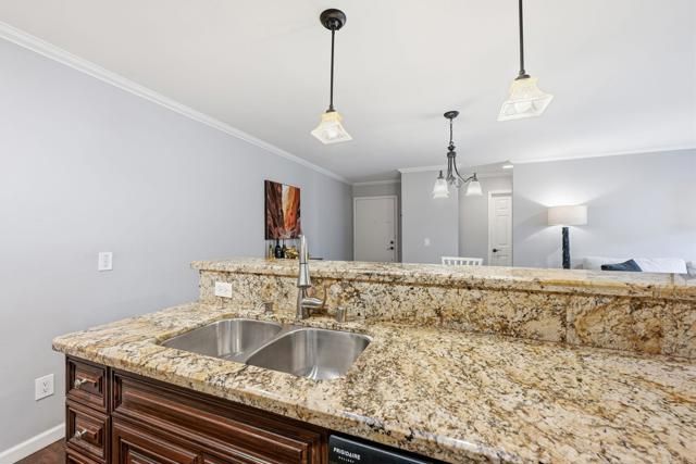 7702 Caminito Puerto 204, Carlsbad, CA 92009