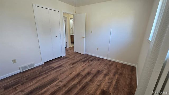 3582 Hein Drive, Sterling Heights, MI 48310