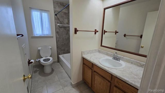 3582 Hein Drive, Sterling Heights, MI 48310