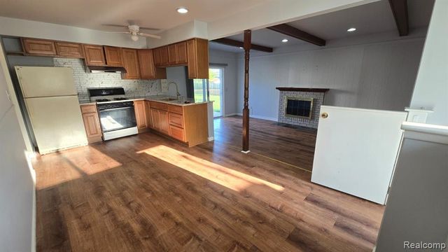 3582 Hein Drive, Sterling Heights, MI 48310