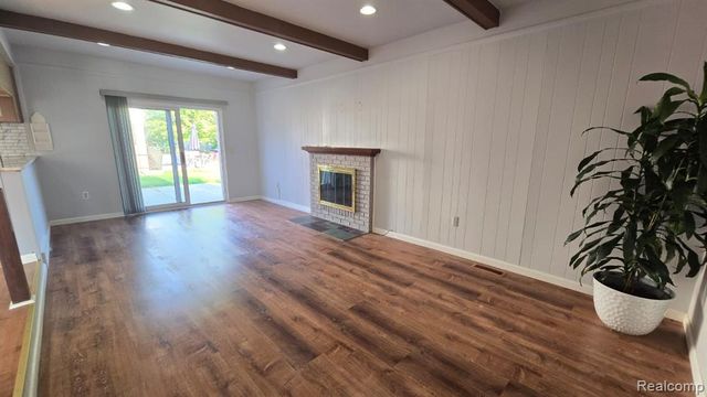 3582 Hein Drive, Sterling Heights, MI 48310