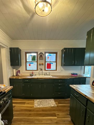 501 W Washington Street, Waynetown, IN 47990