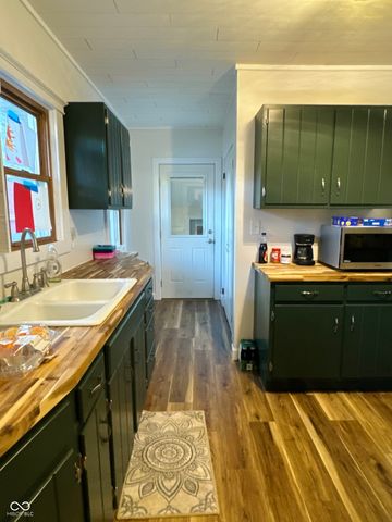 501 W Washington Street, Waynetown, IN 47990