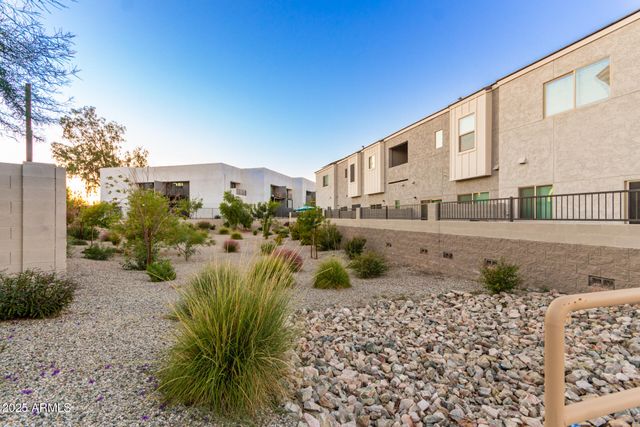 2134 W Harmont Drive, Phoenix, AZ 85021