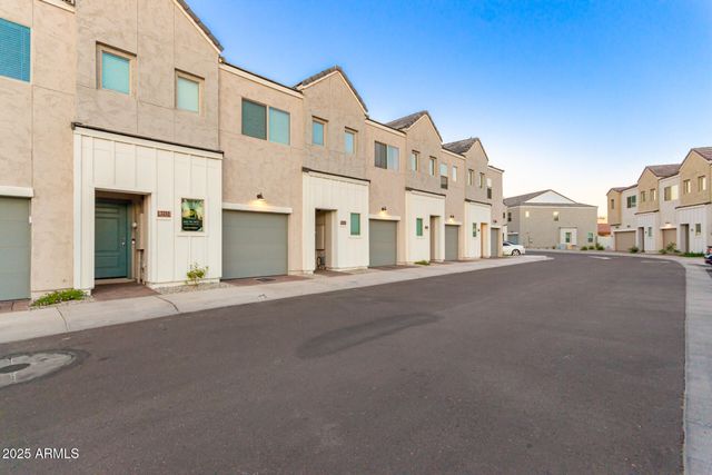 2134 W Harmont Drive, Phoenix, AZ 85021