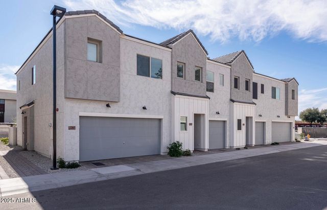 2134 W Harmont Drive, Phoenix, AZ 85021