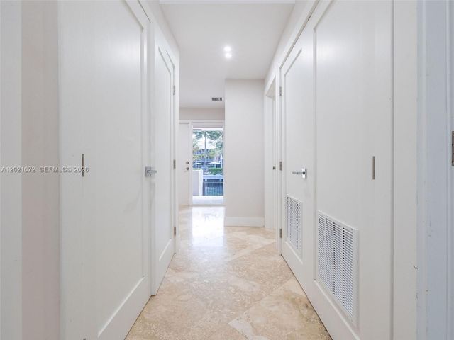 19 Port Side Drive 19C, Fort Lauderdale, FL 33316