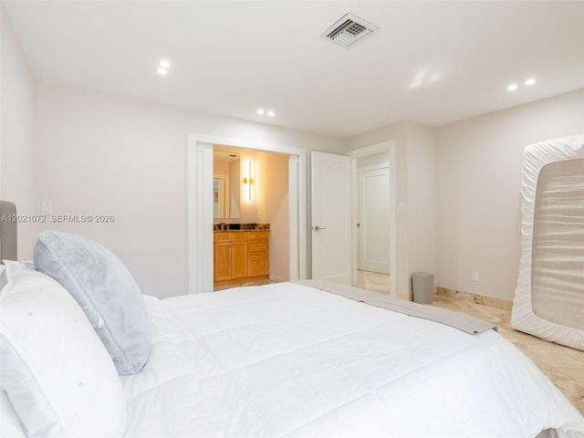 19 Port Side Drive 19C, Fort Lauderdale, FL 33316