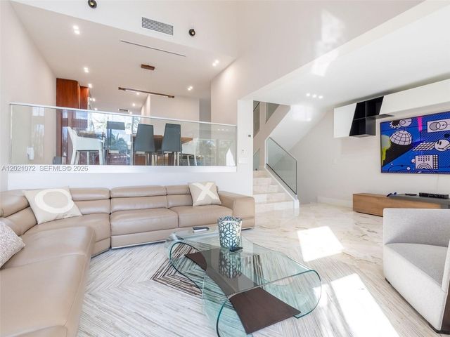 19 Port Side Drive 19C, Fort Lauderdale, FL 33316
