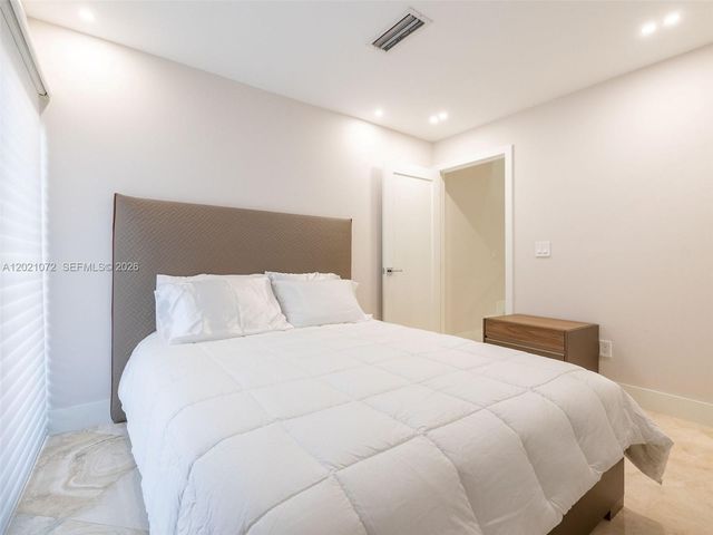 19 Port Side Drive 19C, Fort Lauderdale, FL 33316