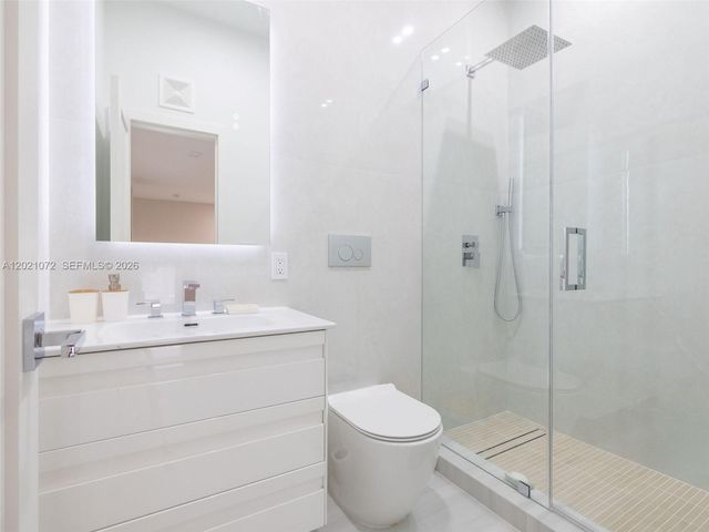 19 Port Side Drive 19C, Fort Lauderdale, FL 33316