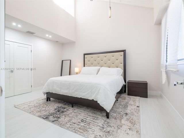 19 Port Side Drive 19C, Fort Lauderdale, FL 33316