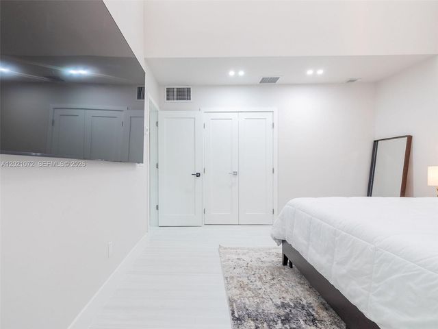 19 Port Side Drive 19C, Fort Lauderdale, FL 33316