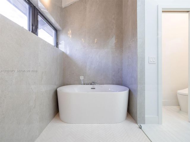 19 Port Side Drive 19C, Fort Lauderdale, FL 33316
