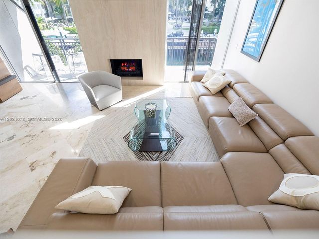 19 Port Side Drive 19C, Fort Lauderdale, FL 33316