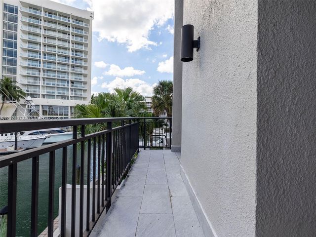 19 Port Side Drive 19C, Fort Lauderdale, FL 33316