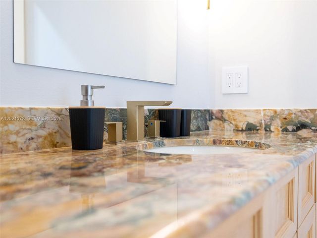 19 Port Side Drive 19C, Fort Lauderdale, FL 33316