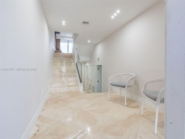 19 Port Side Drive 19C, Fort Lauderdale, FL 33316