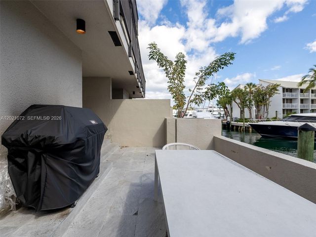 19 Port Side Drive 19C, Fort Lauderdale, FL 33316