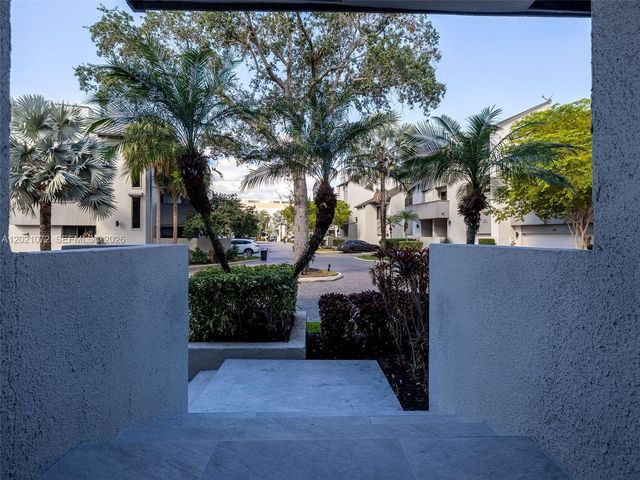 19 Port Side Drive 19C, Fort Lauderdale, FL 33316