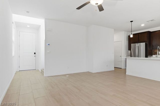 9976 Iron Creek Ave Avenue, Las Vegas, NV 89178