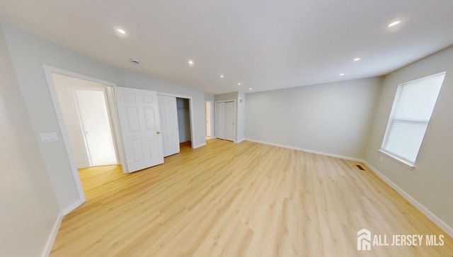 9 Black Oak Lane, Old Bridge, NJ 08857