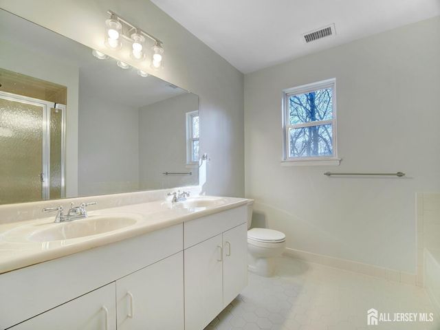 9 Black Oak Lane, Old Bridge, NJ 08857