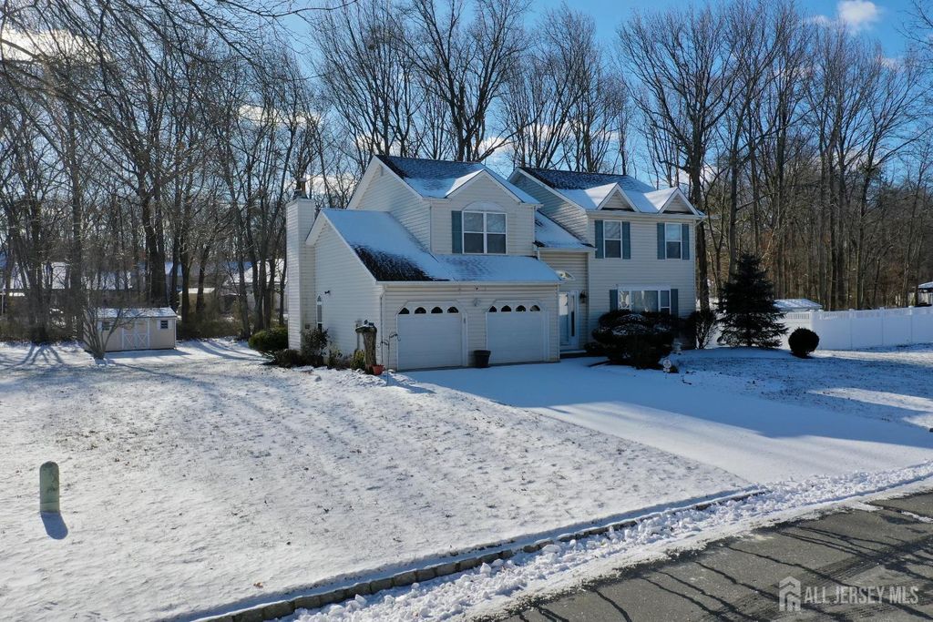 9 Black Oak Lane, Old Bridge, NJ 08857
