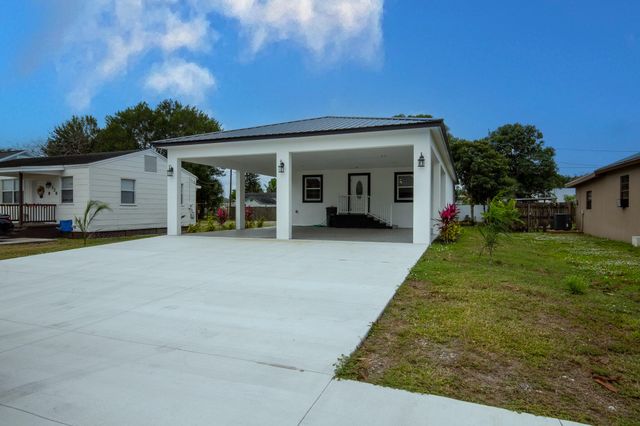 332 W Ventura Avenue, Clewiston, FL 33440