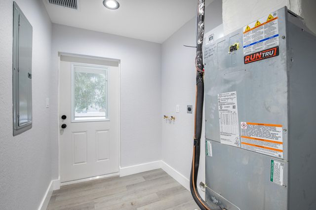 332 W Ventura Avenue, Clewiston, FL 33440