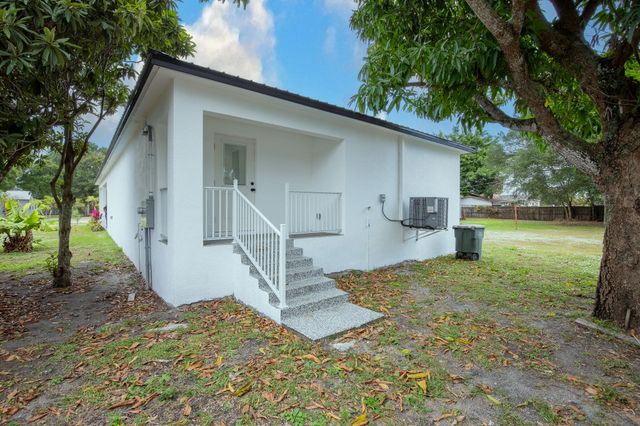 332 W Ventura Avenue, Clewiston, FL 33440