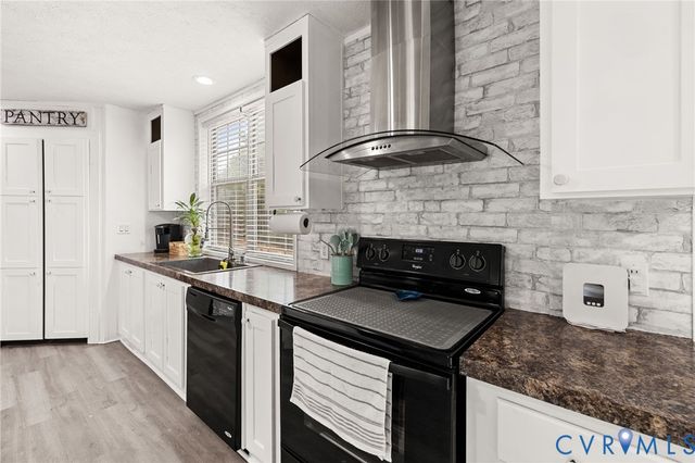 11391 Watkins Rd, Rockville, VA 23146