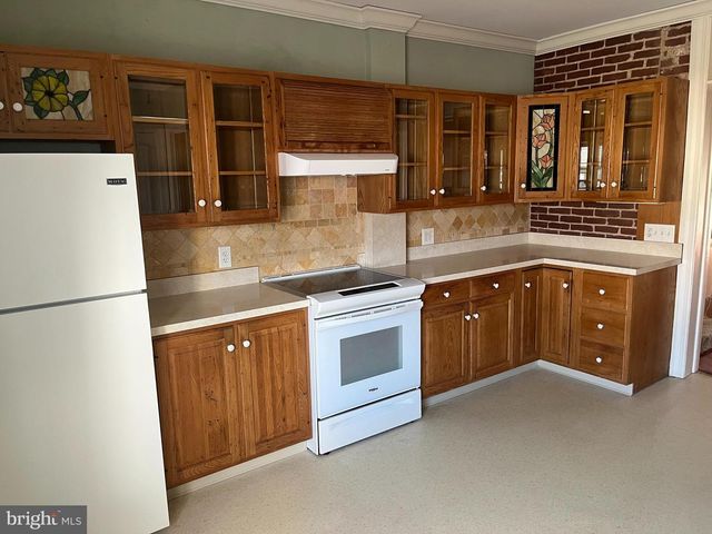 245 STATE ST, Hamburg, PA 19526