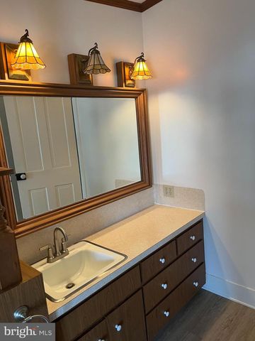 245 STATE ST, Hamburg, PA 19526