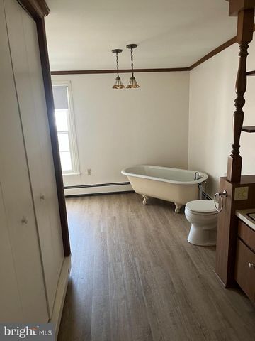 245 STATE ST, Hamburg, PA 19526