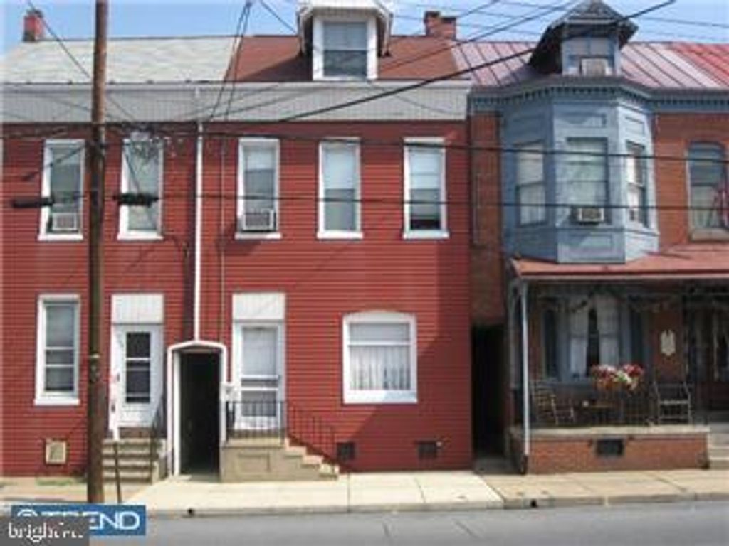 245 STATE ST, Hamburg, PA 19526