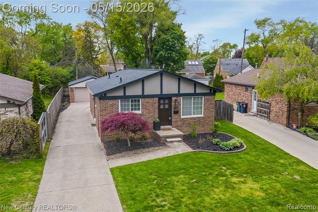 4411 Robinwood Avenue, Royal Oak, MI 48073