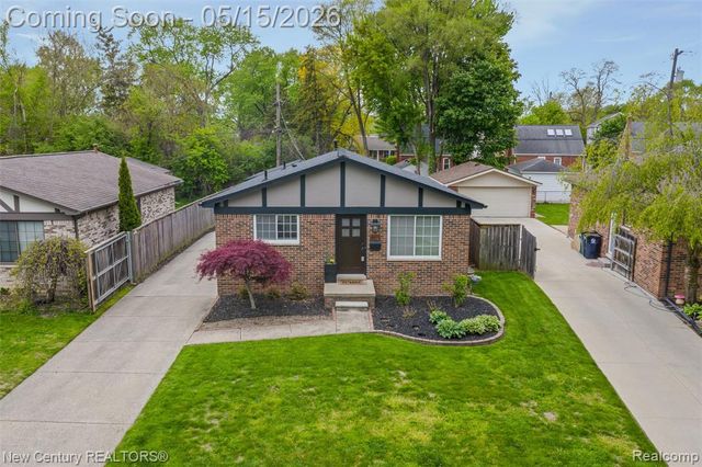 4411 Robinwood Avenue, Royal Oak, MI 48073